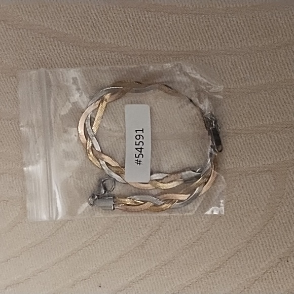 Tri-Color Stainless Steel "Tie the knot" Bracelet in silk bag - Picture 4 of 5